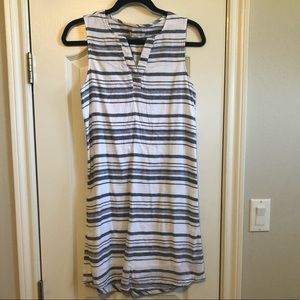 Sleeveless dress